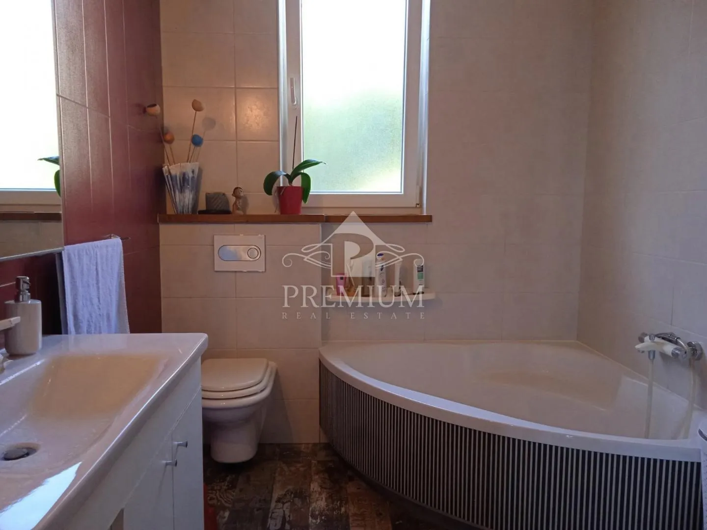stan 54,69 m2, parking, blizina mora i centra - slika 14