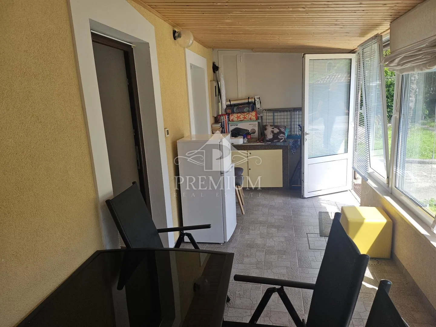 apartman sa parkingom blizu mora - slika 20