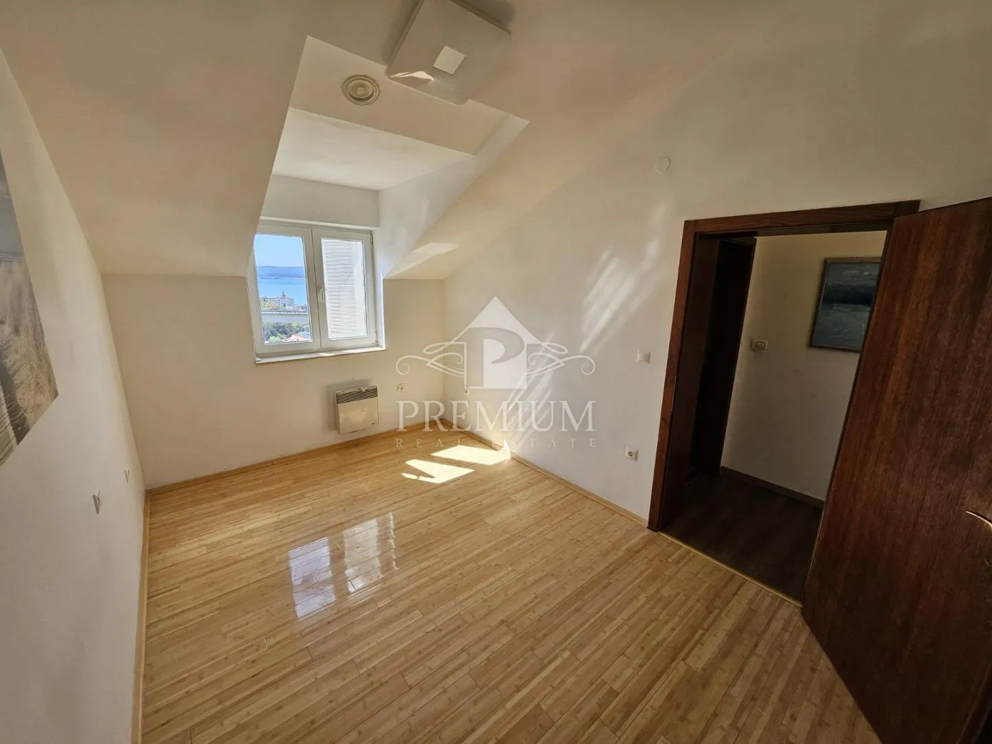 moderan stan 79,15 m2, panoramski pogled, parking - slika 19