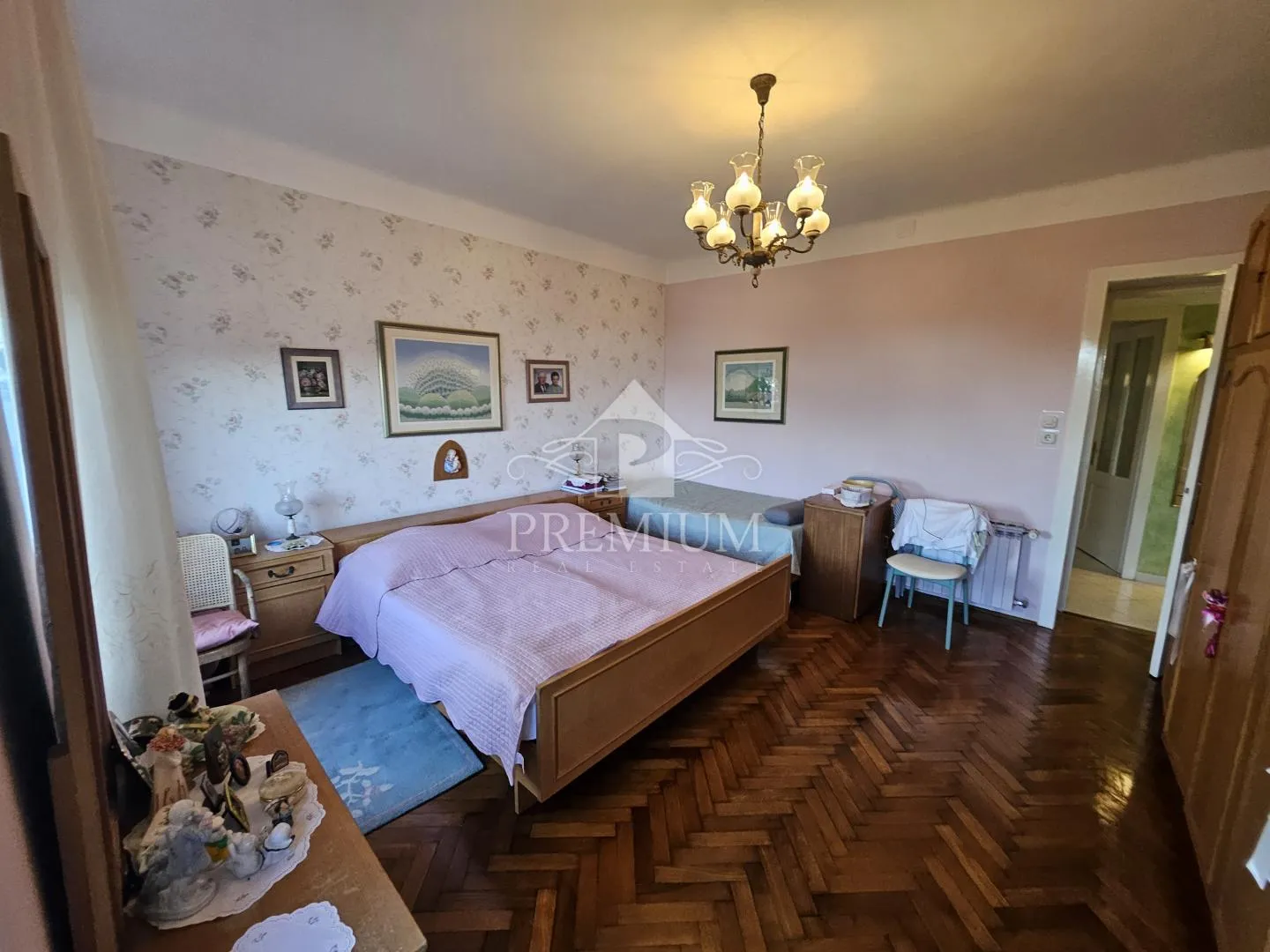 etaža kuće sa velikom okućnicom - slika 19