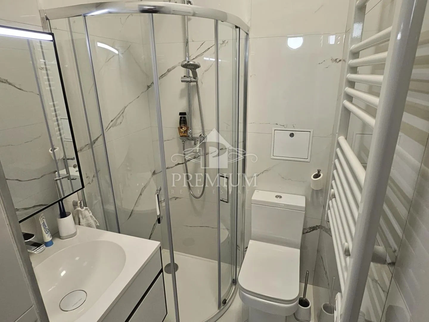 studio apartman, blizina mora i centra - slika 12