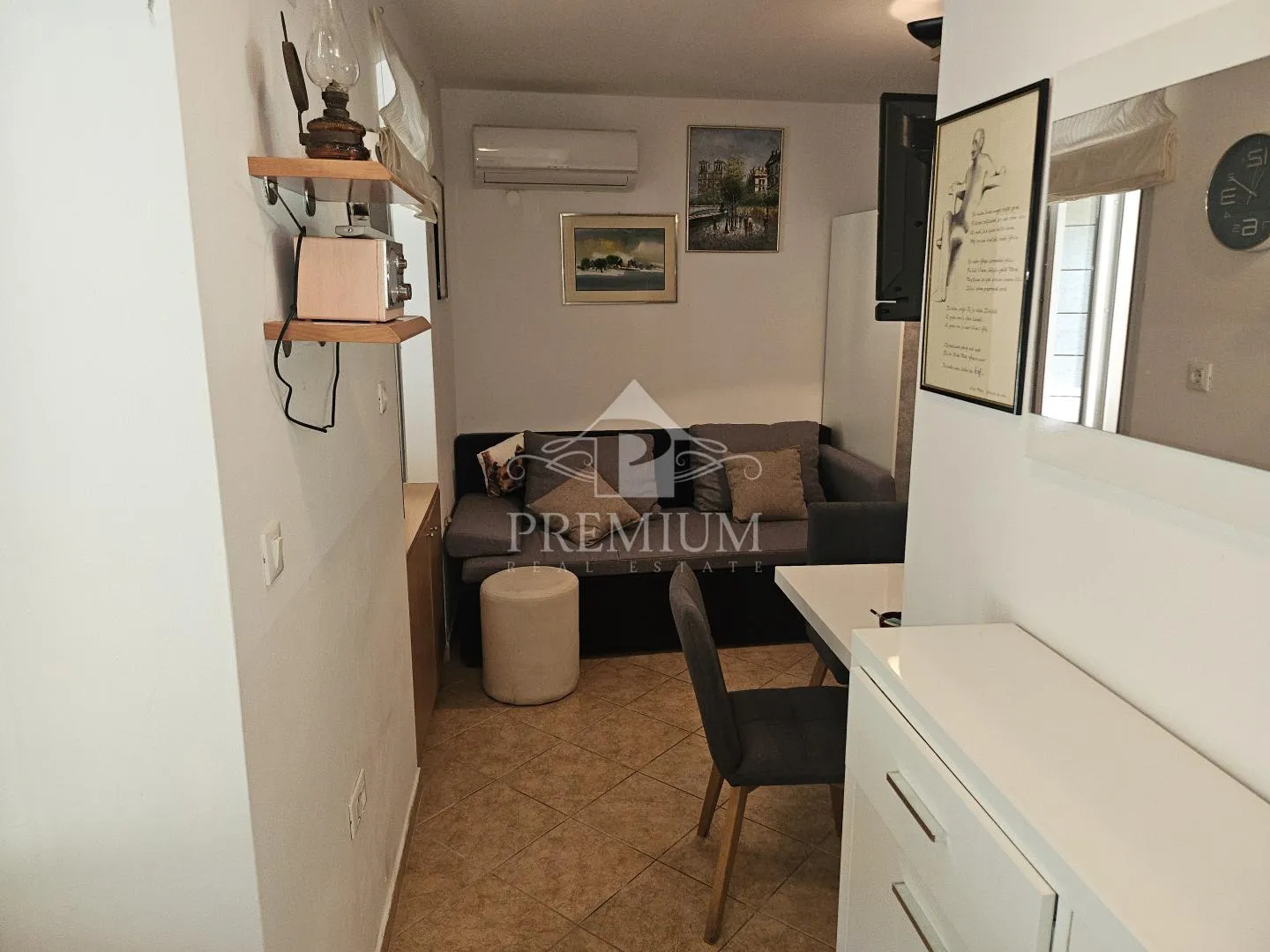 apartman sa parkingom blizu mora - slika 2