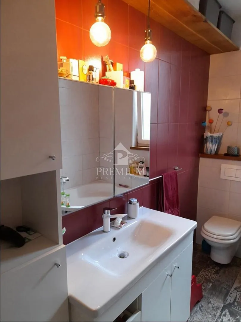stan 54,69 m2, parking, blizina mora i centra - slika 15