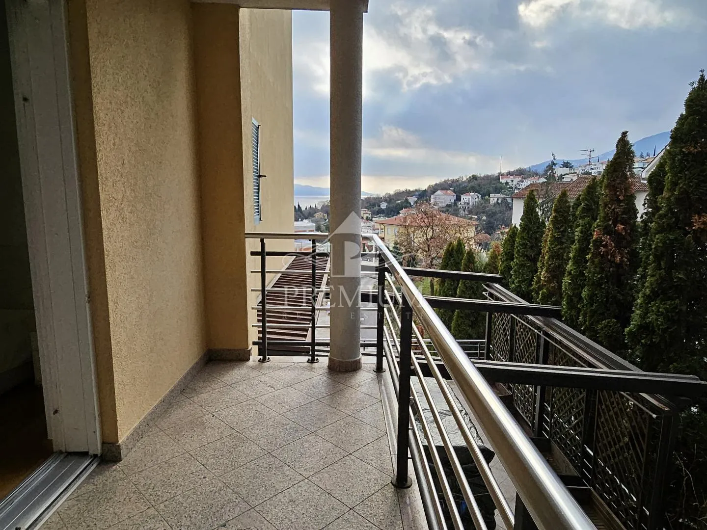 stan na mirnoj lokaciji, pogled, garaža - slika 44