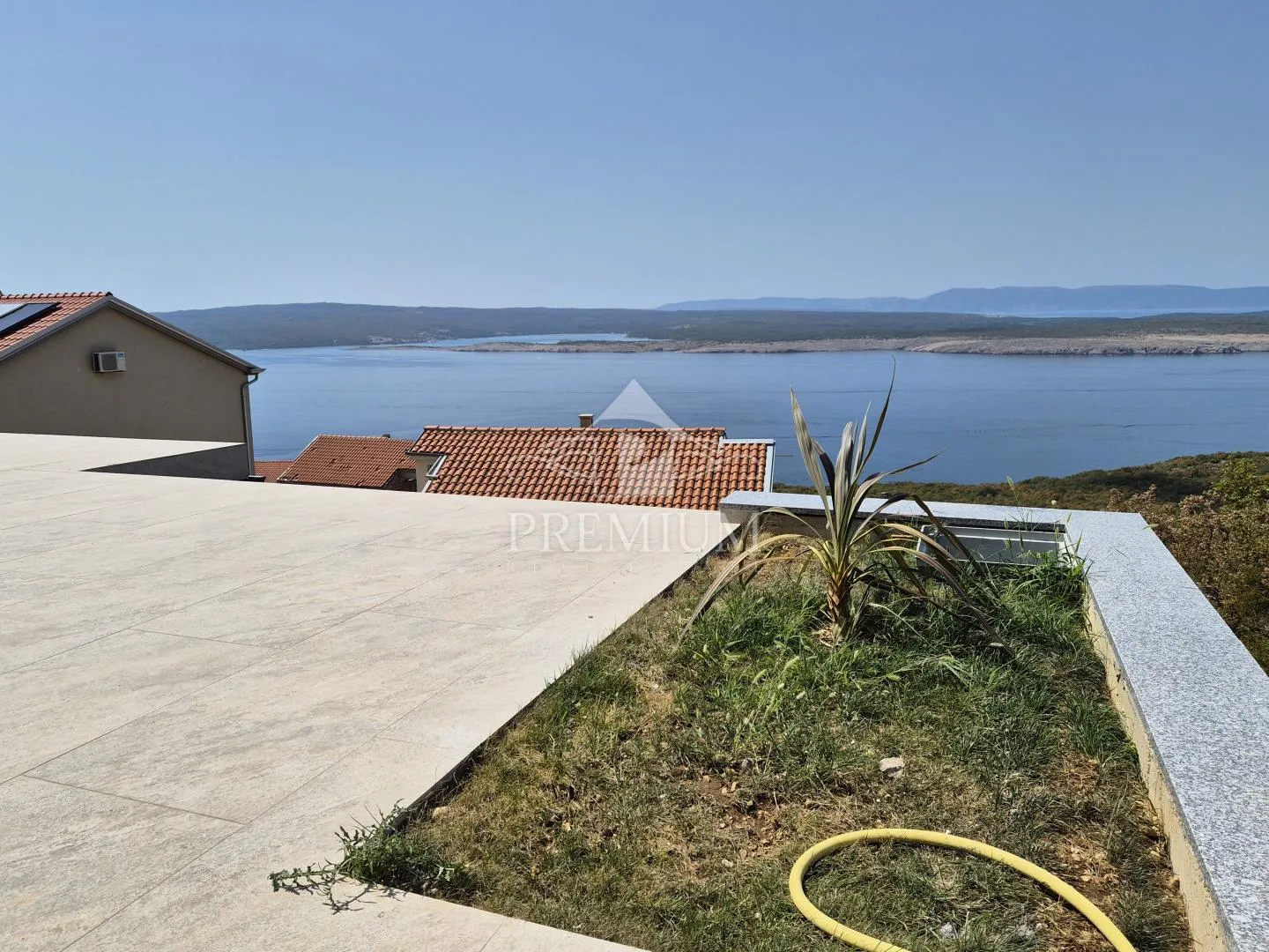 moderna novogradnja sa bazenom, pogled, garaža - slika 29