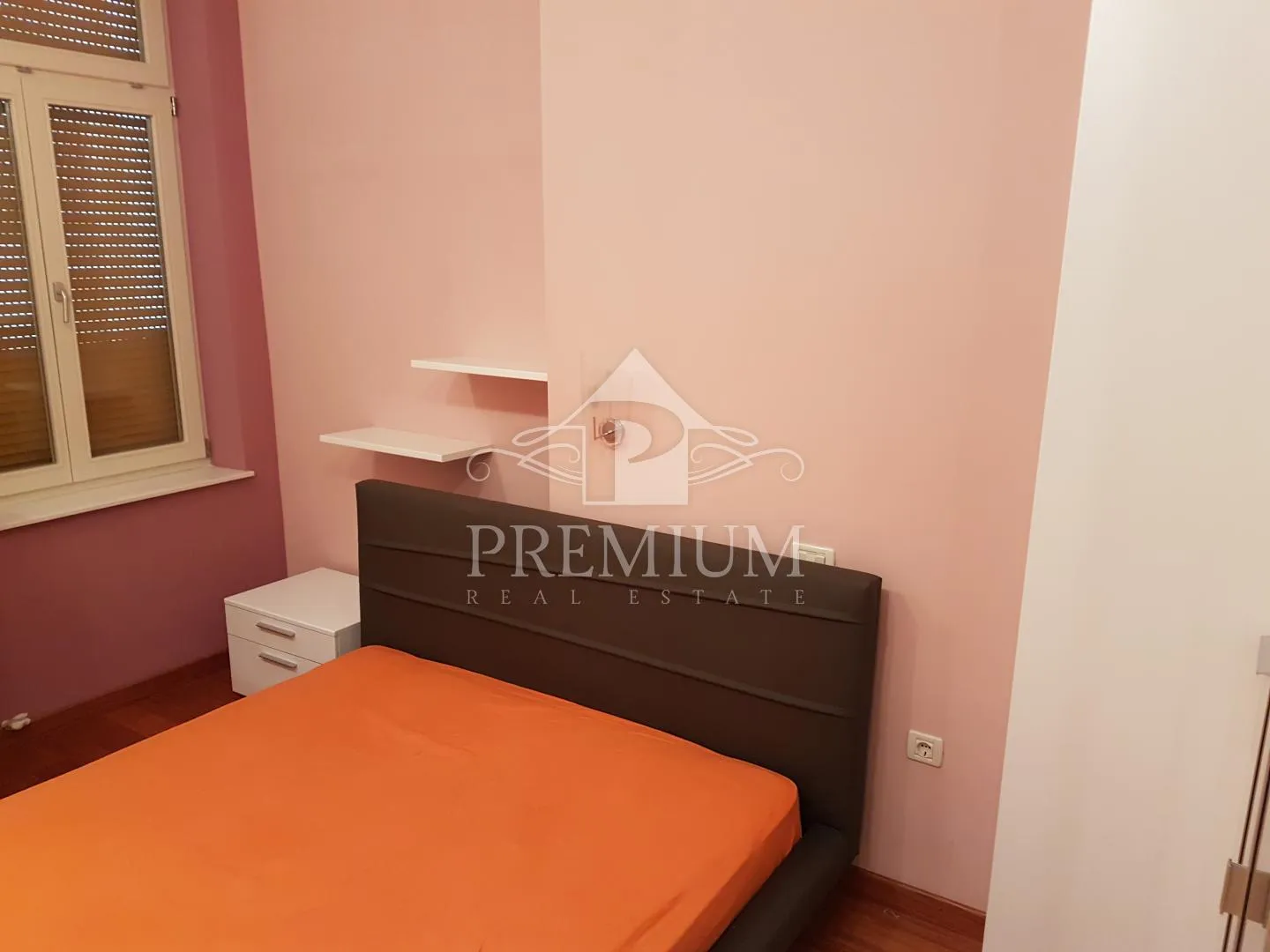 adaptiran stan u staroj vili blizu centra i mora, garaža, pogled - slika 26