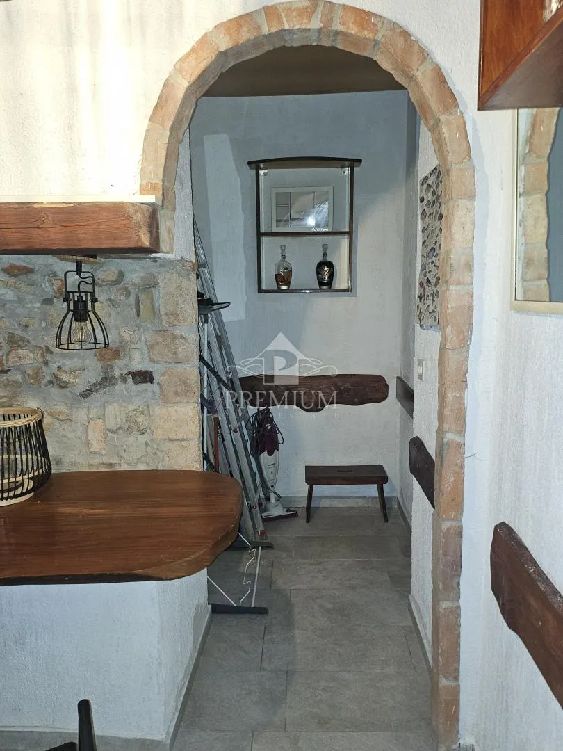 studio apartman, blizina mora i centra - slika 21