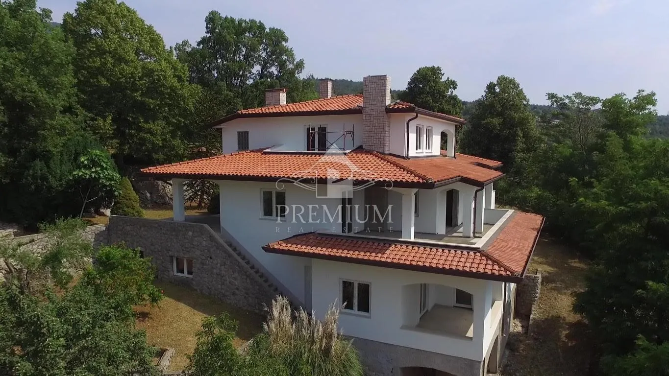 prekrasna vila sa velikom okućnicom, pogled, garaža - slika 7