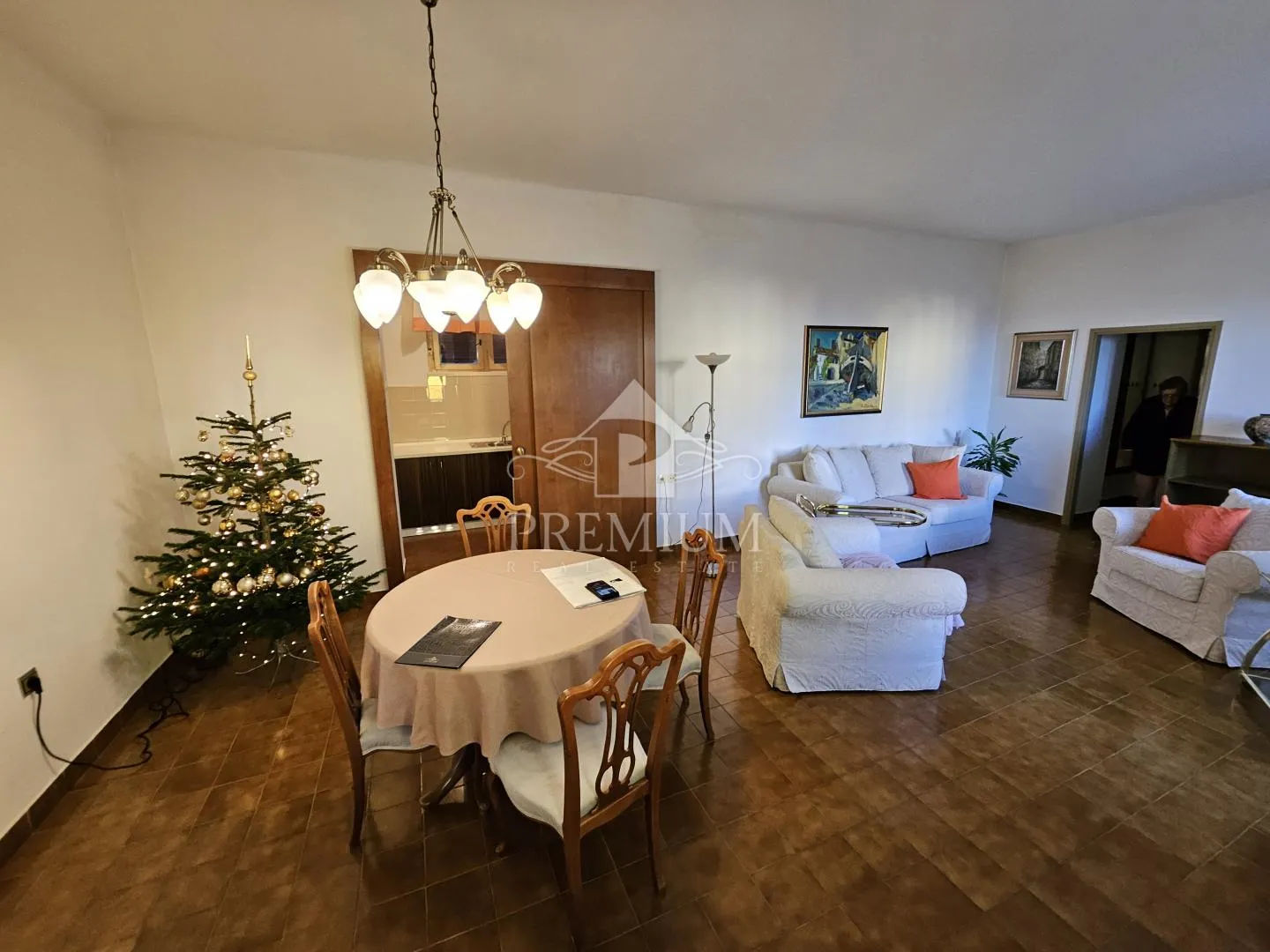 stan sa okućnicom, strogi centar - slika 3