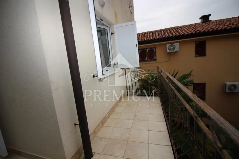 stara jezgra, kuća na 4 etaže, 5 apartmana, pogodno za razne djelatnosti - slika 43