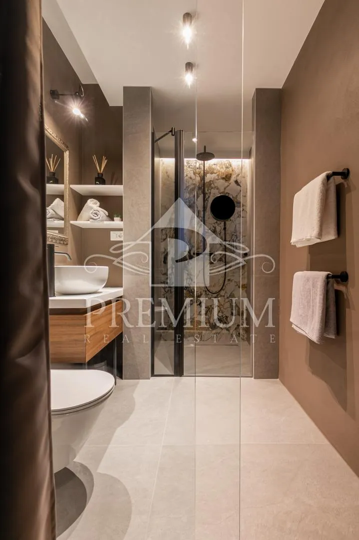 luksuzan stan, 160 m2, 2 app + 3 sobe - slika 33