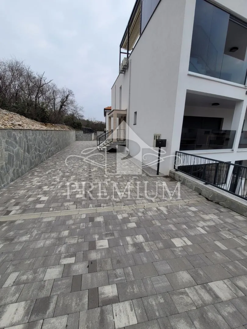 penthouse sa krovnom terasom, panoramski pogled, garaža - slika 40