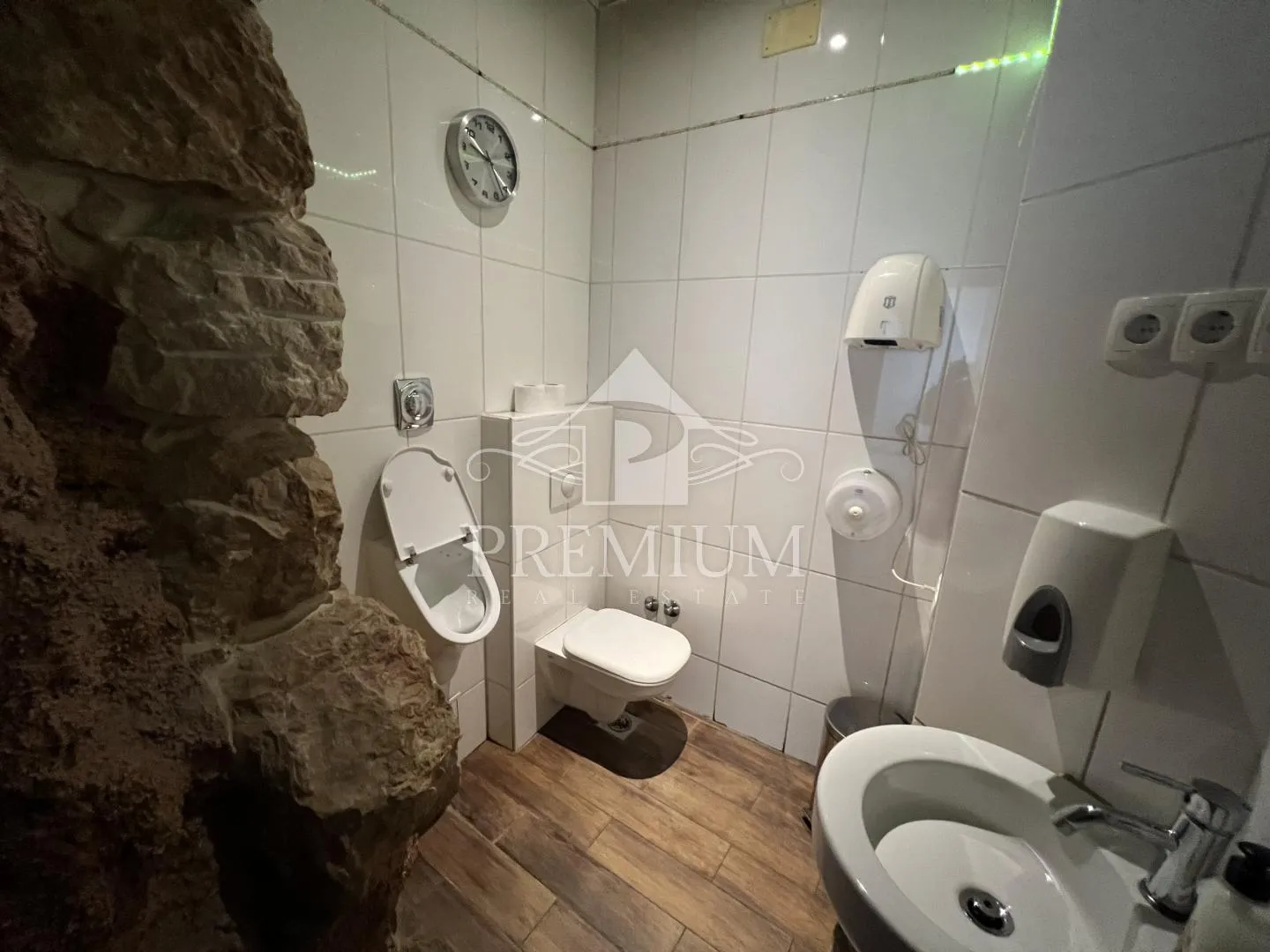 konoba u centru crikvenice, rijetkost na tržištu! - slika 14
