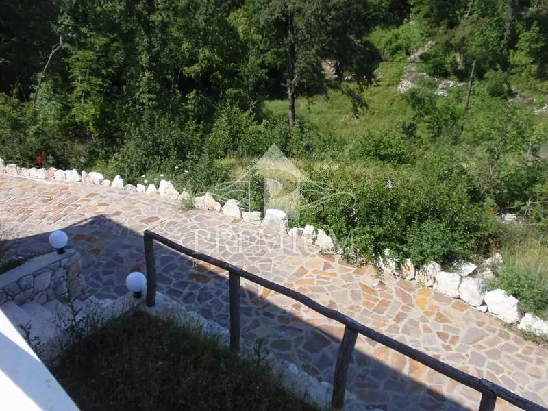dvojna kuća, bazen, garaža, pogled! - slika 26