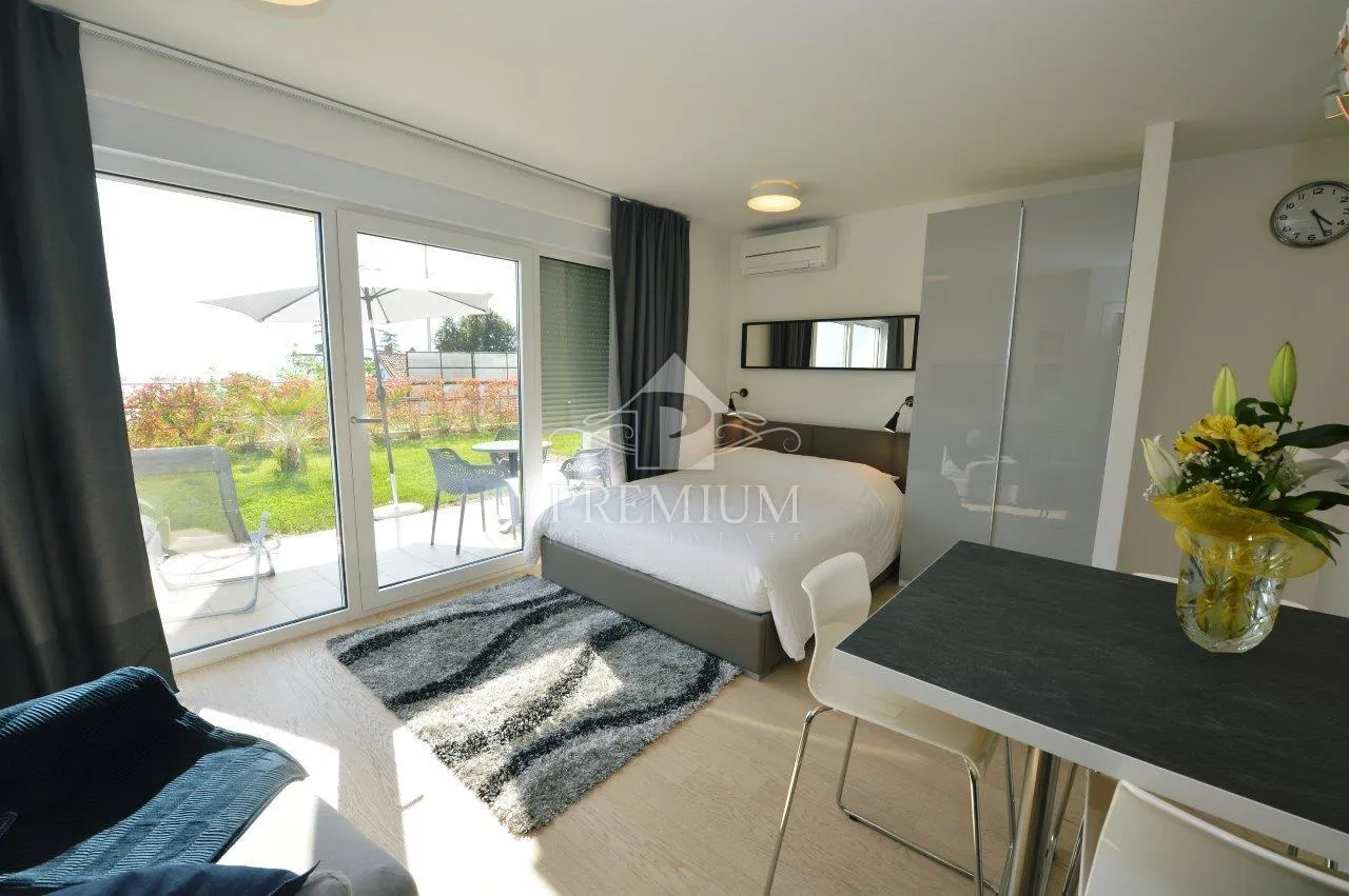 apartman na mirnoj lokaciji, novogradnja, parking, pogled - slika 1
