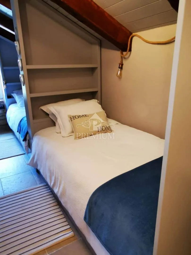 prekrasna renovirana stancija sa bazenom - slika 32
