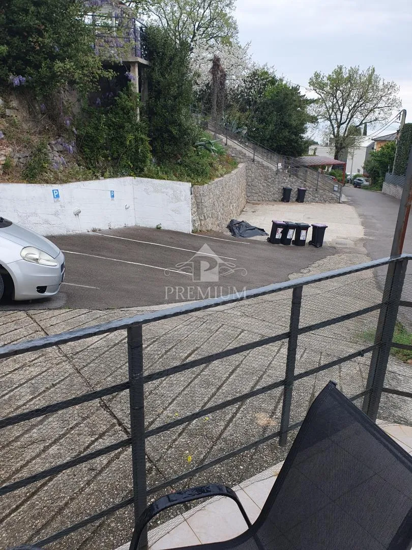moderno uređen stan sa pogledom na more i parkingom - slika 9