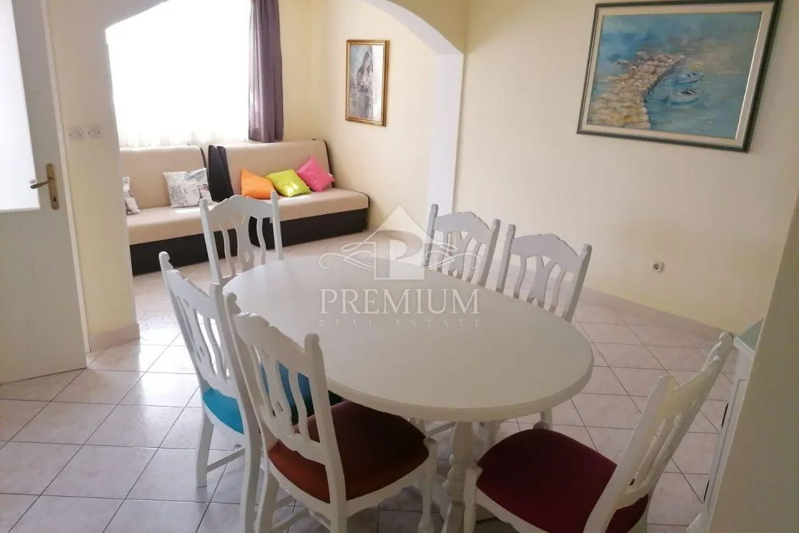 etaža kuće sa dva odvojena apartmana na mirnoj lokaciji - slika 8