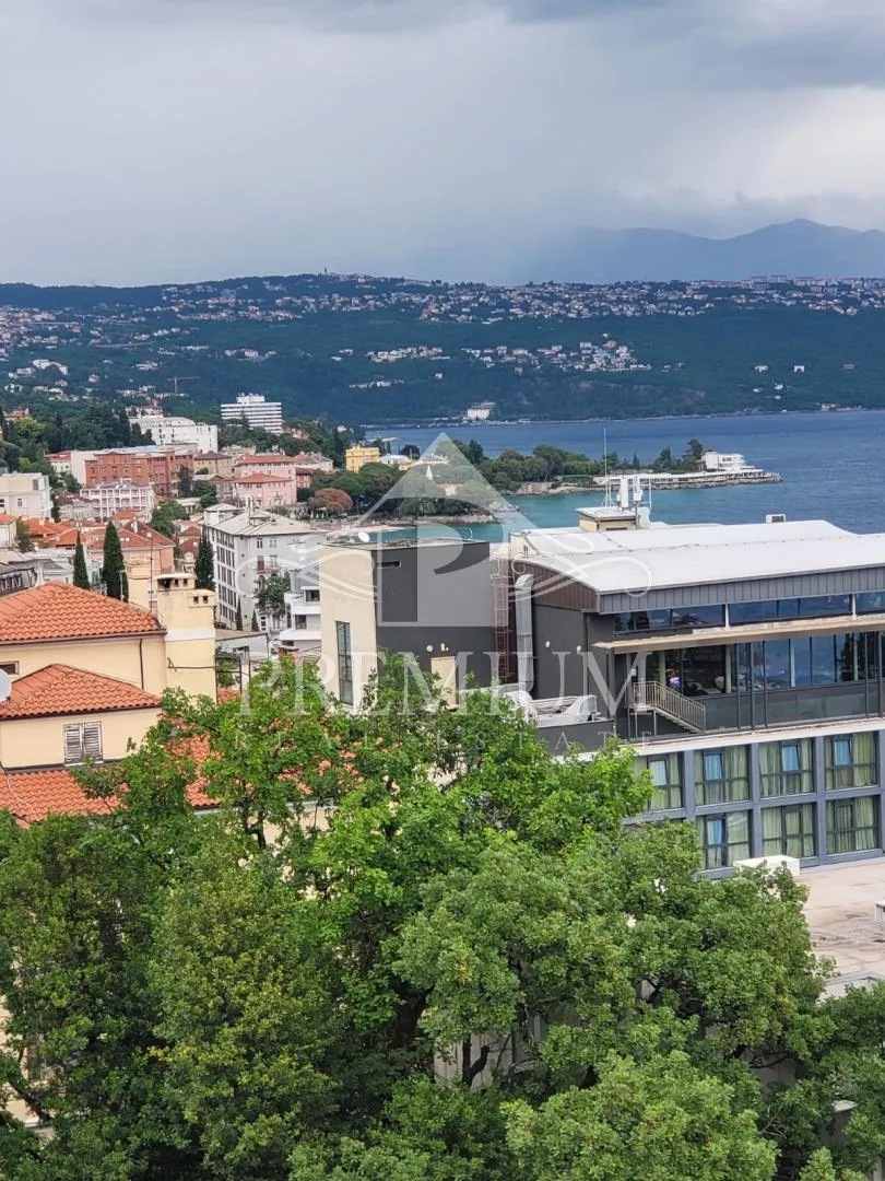 novoadaptirani stan blizu centra s prekrasnim pogledom - slika 30