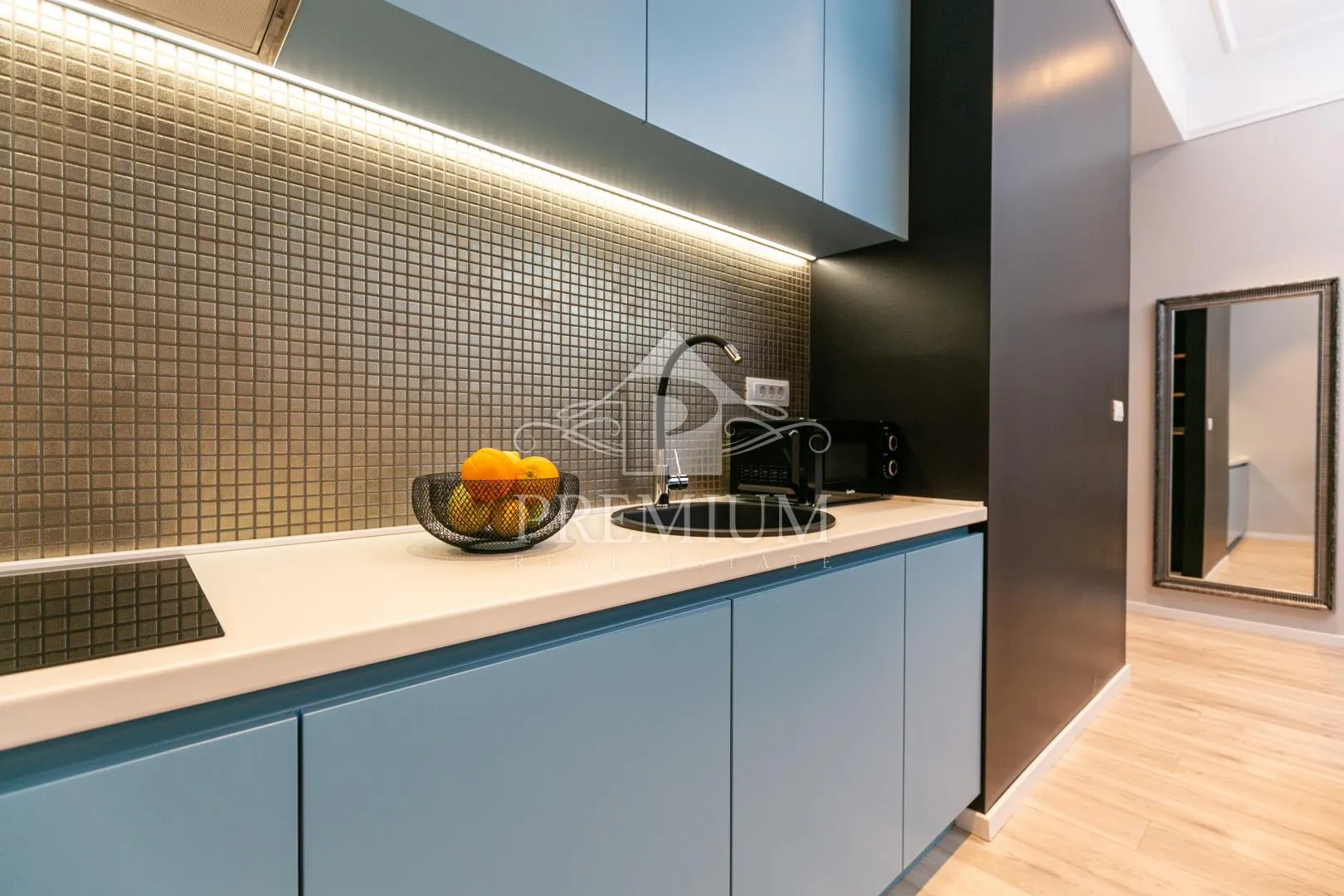 luksuzan stan, 160 m2, 2 app + 3 sobe - slika 12