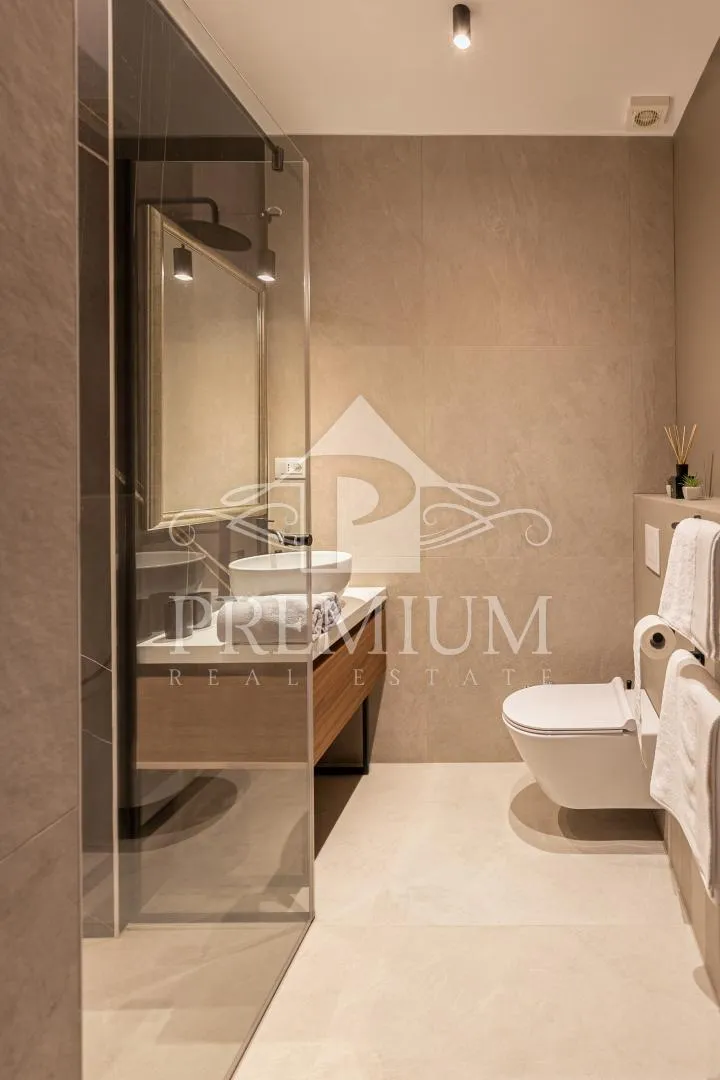 luksuzan stan, 160 m2, 2 app + 3 sobe - slika 48