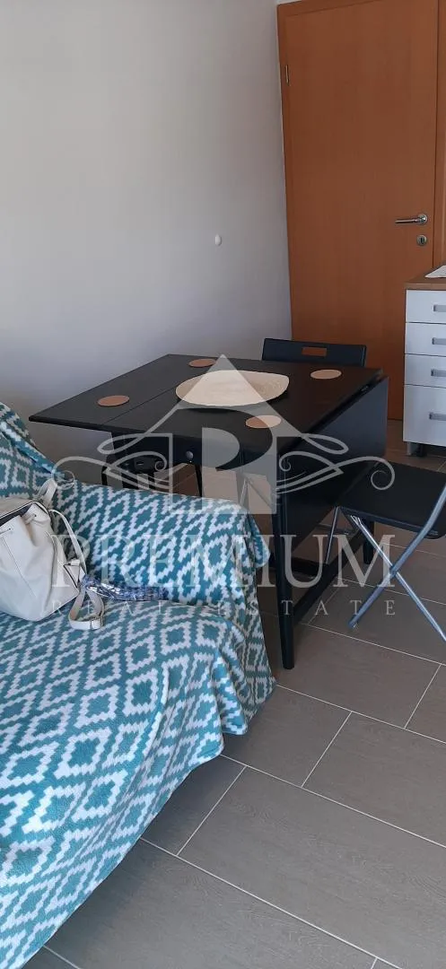 trosobni stan u novogradnji, parking - slika 11