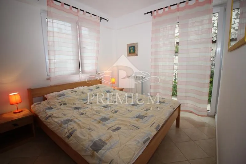 stara jezgra, kuća na 4 etaže, 5 apartmana, pogodno za razne djelatnosti - slika 39