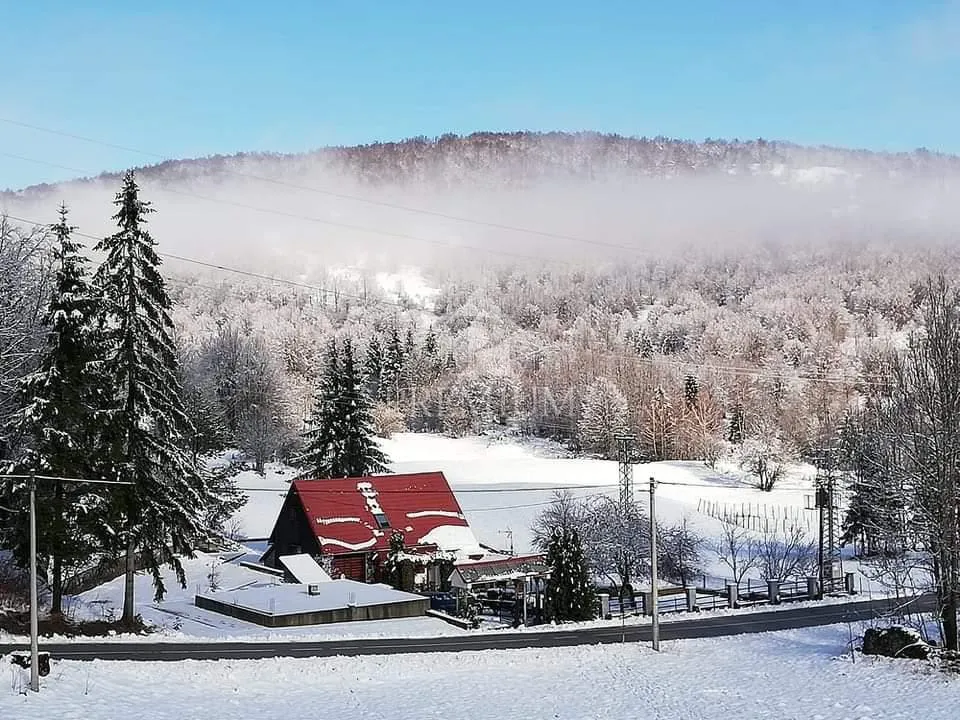kuća sa velikom okućnicom u oazi gorskog kotara - slika 34