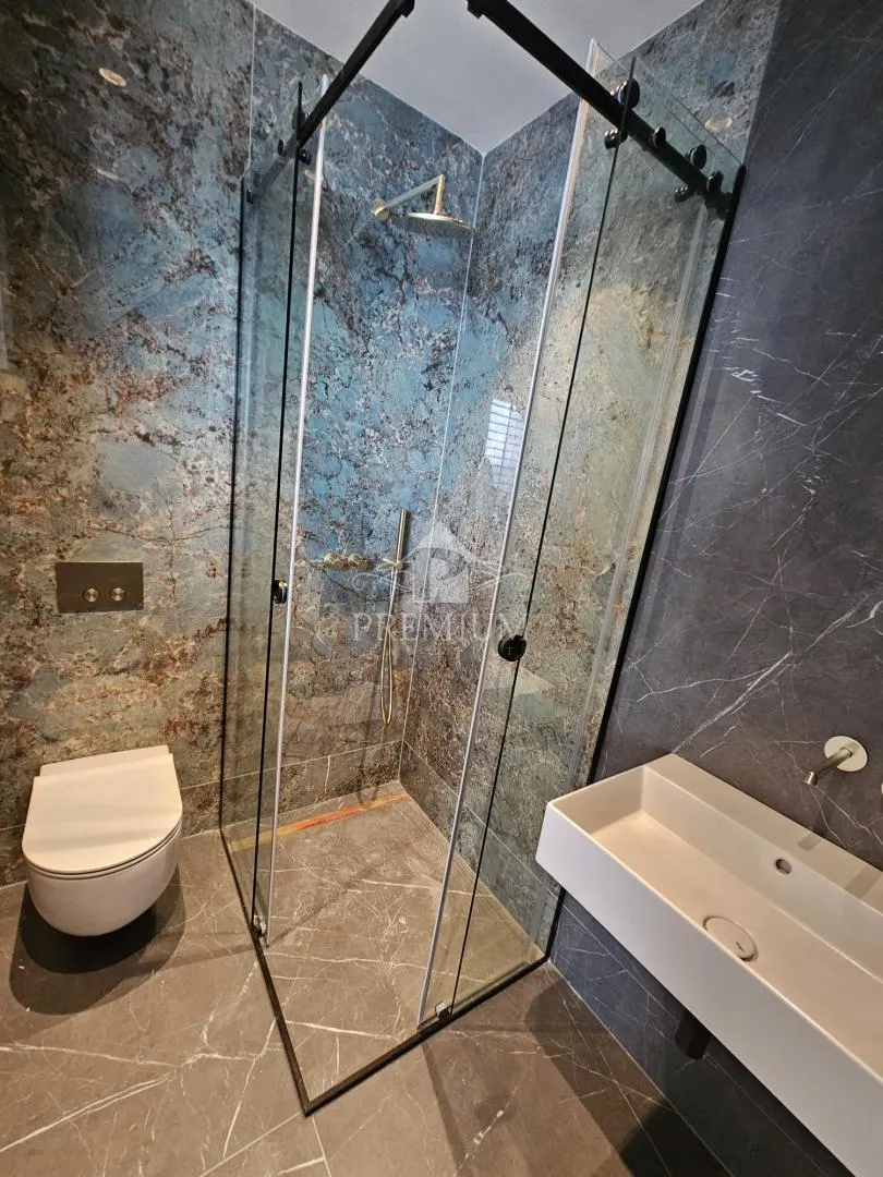 stan u urbanoj vili, otvoren pogled, garaža, lift - slika 20