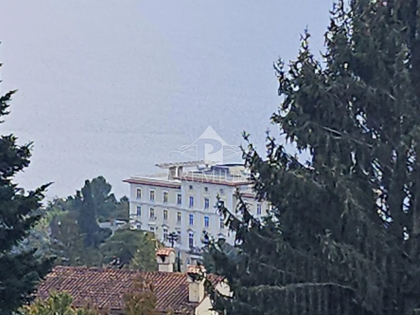 stan sa parkingom na mirnoj lokaciji - slika 5