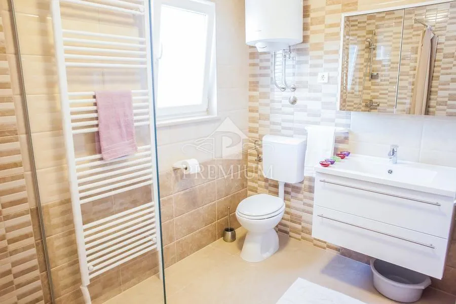 etaža kuće sa dva odvojena apartmana na mirnoj lokaciji - slika 21