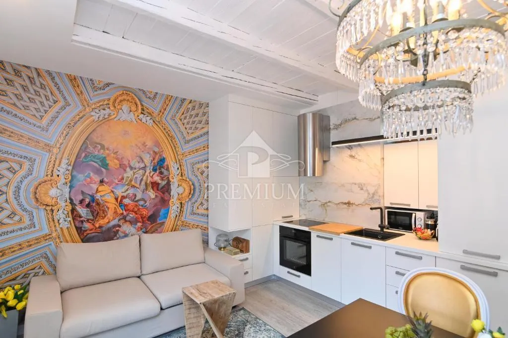 stan i apartman u centru opatije - slika 2