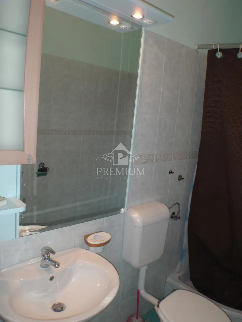 stan u prizemlju 44 m2, blizina mora, pogled - slika 20