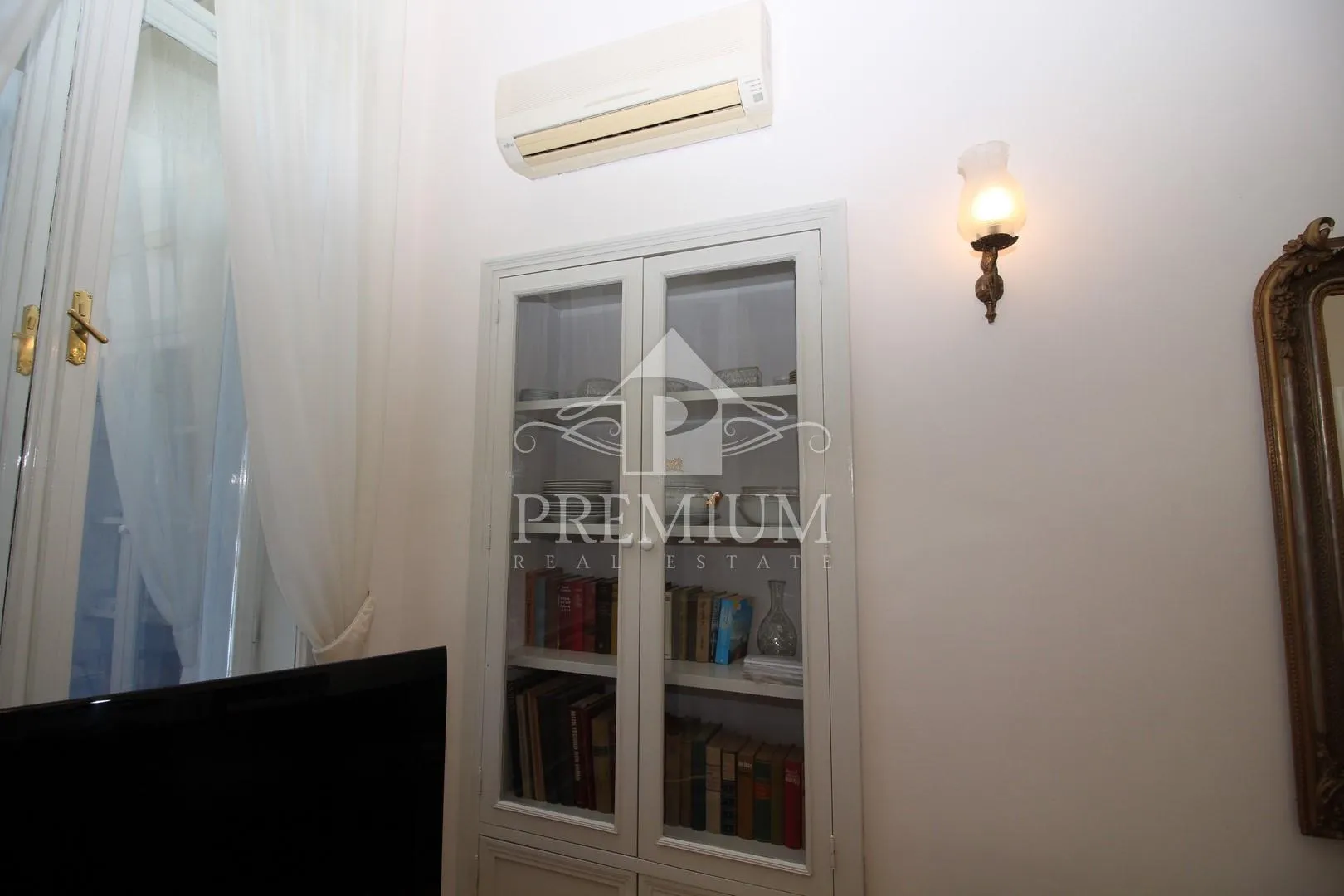 novouređeni stan u opatijskoj vili, 118 m2, prvi red - slika 37