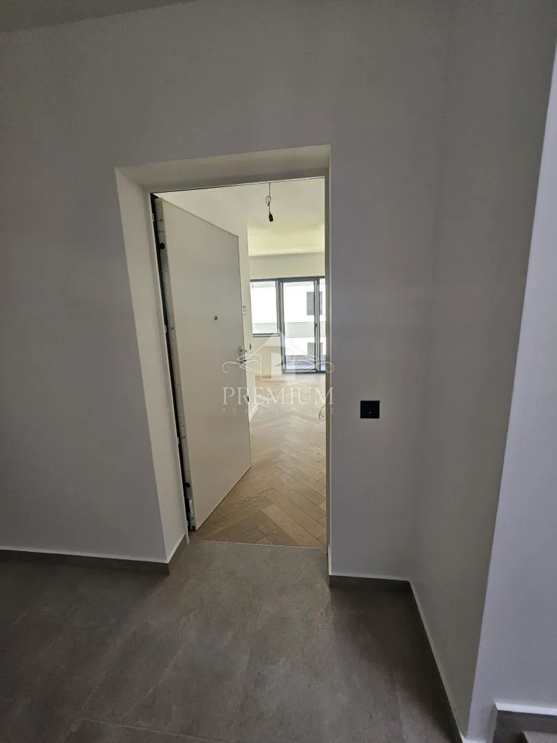 stan u novogradnji, lift, parking, okućnica - slika 3