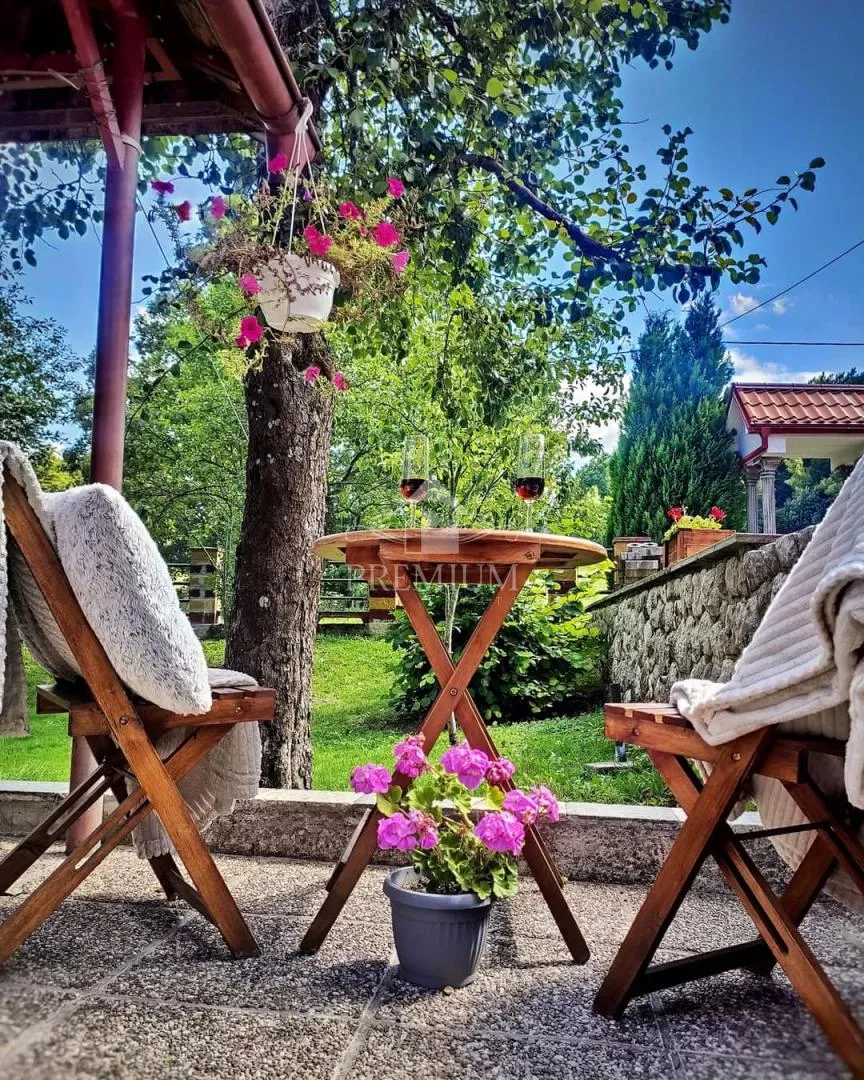 kuća sa velikom okućnicom u oazi gorskog kotara - slika 26