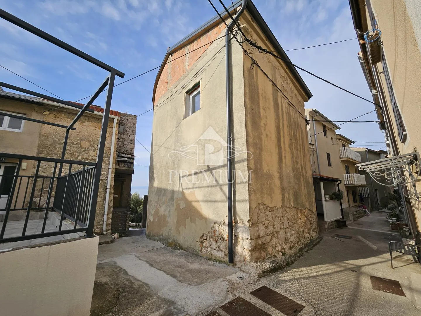 samostojeća stara kamena kuća - slika 6