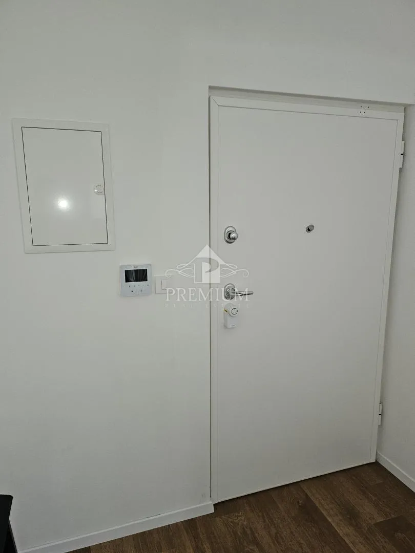 dvoetažan moderan stan, parking, otvoren pogled - slika 35