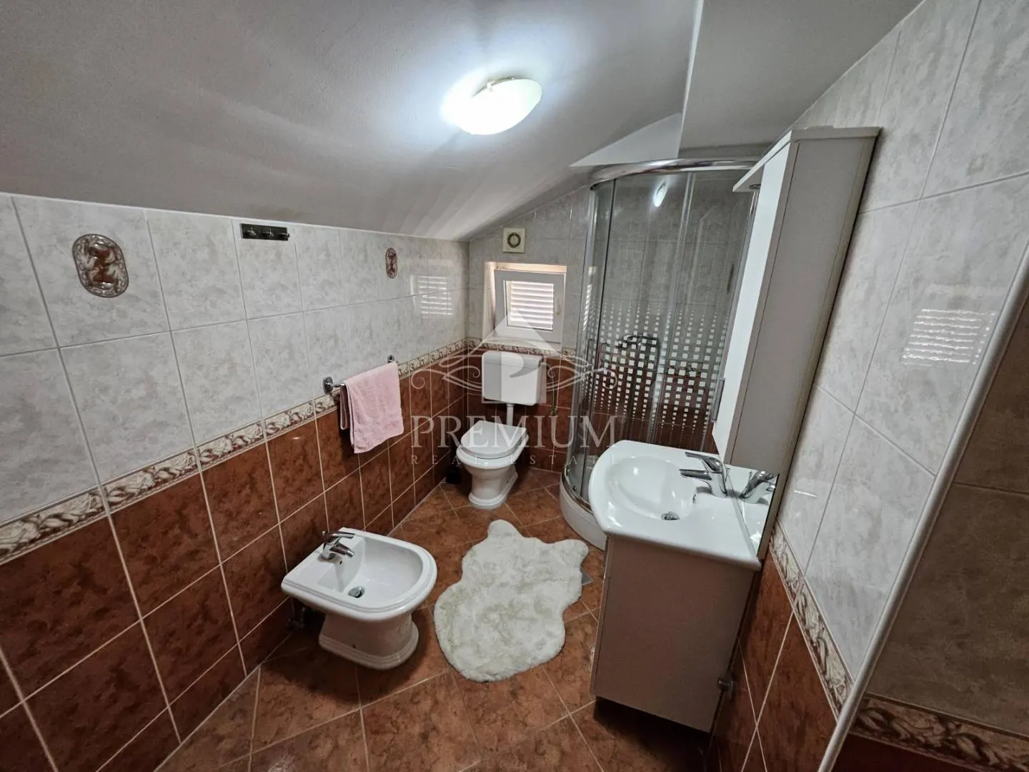 moderan stan 79,15 m2, panoramski pogled, parking - slika 22