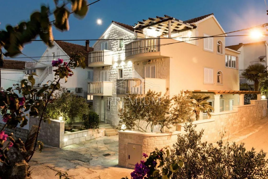 etaža kuće sa dva odvojena apartmana na mirnoj lokaciji - slika 4