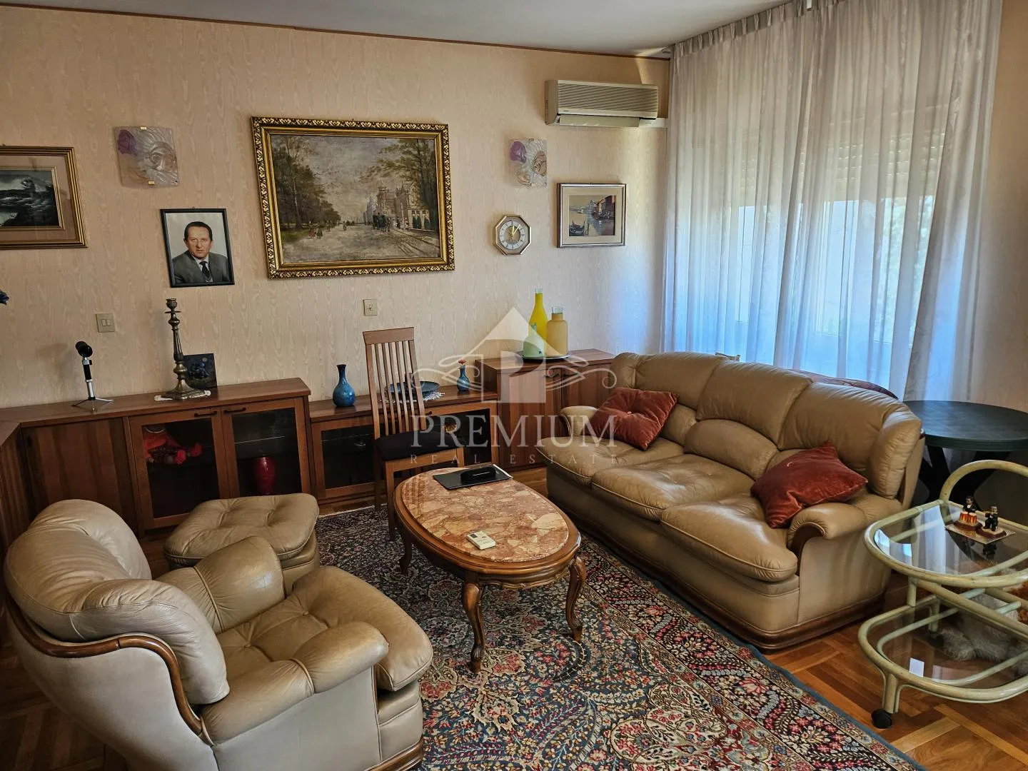 gospodski stan na dvije etaže, garaža, vrt - slika 5