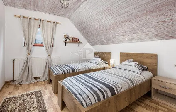 kuća sa velikom okućnicom u oazi gorskog kotara - slika 13