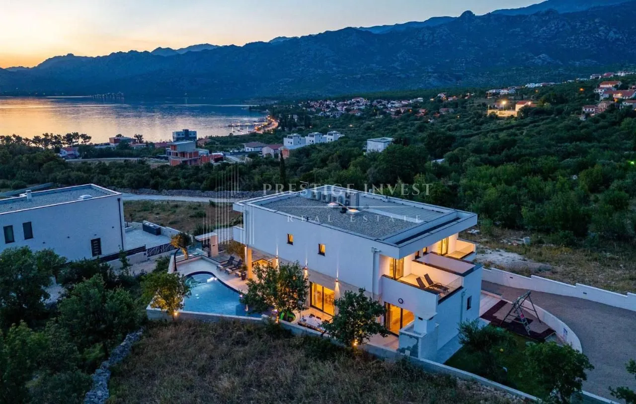 luksuzna vila s dva stana - pogled na more - slika 37
