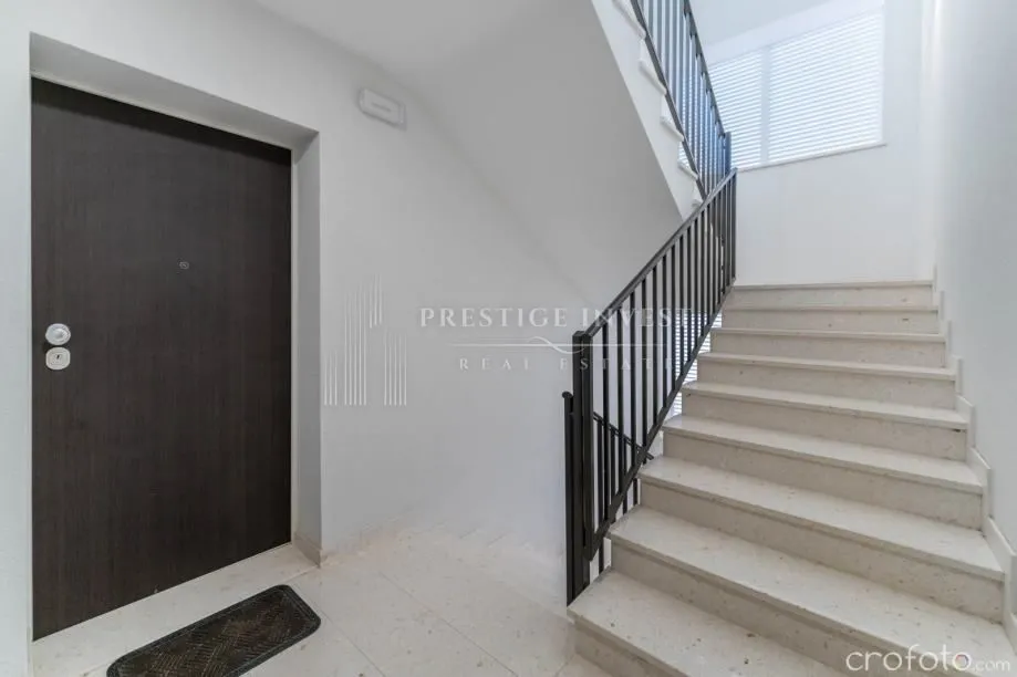 zadar-dvosoban penthouse s krovnom terasom - slika 3