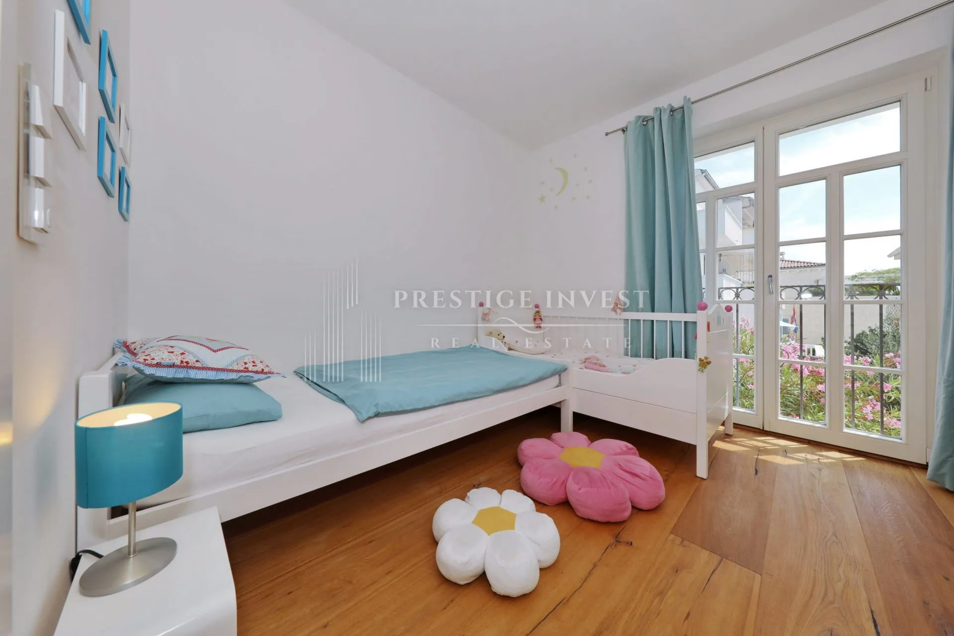 jedinstvena vila u centru zadra- prvi red uz more - slika 53