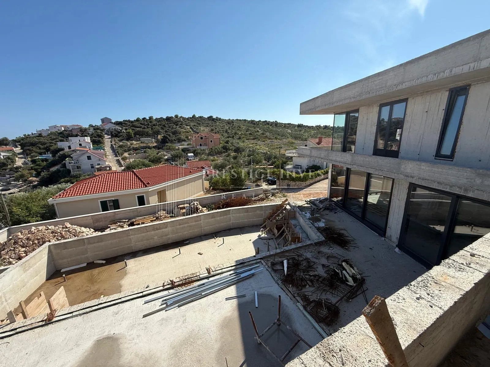 luksuzna vila- 5 soba, galerija, lift, bazen- 35m od plaže - slika 10