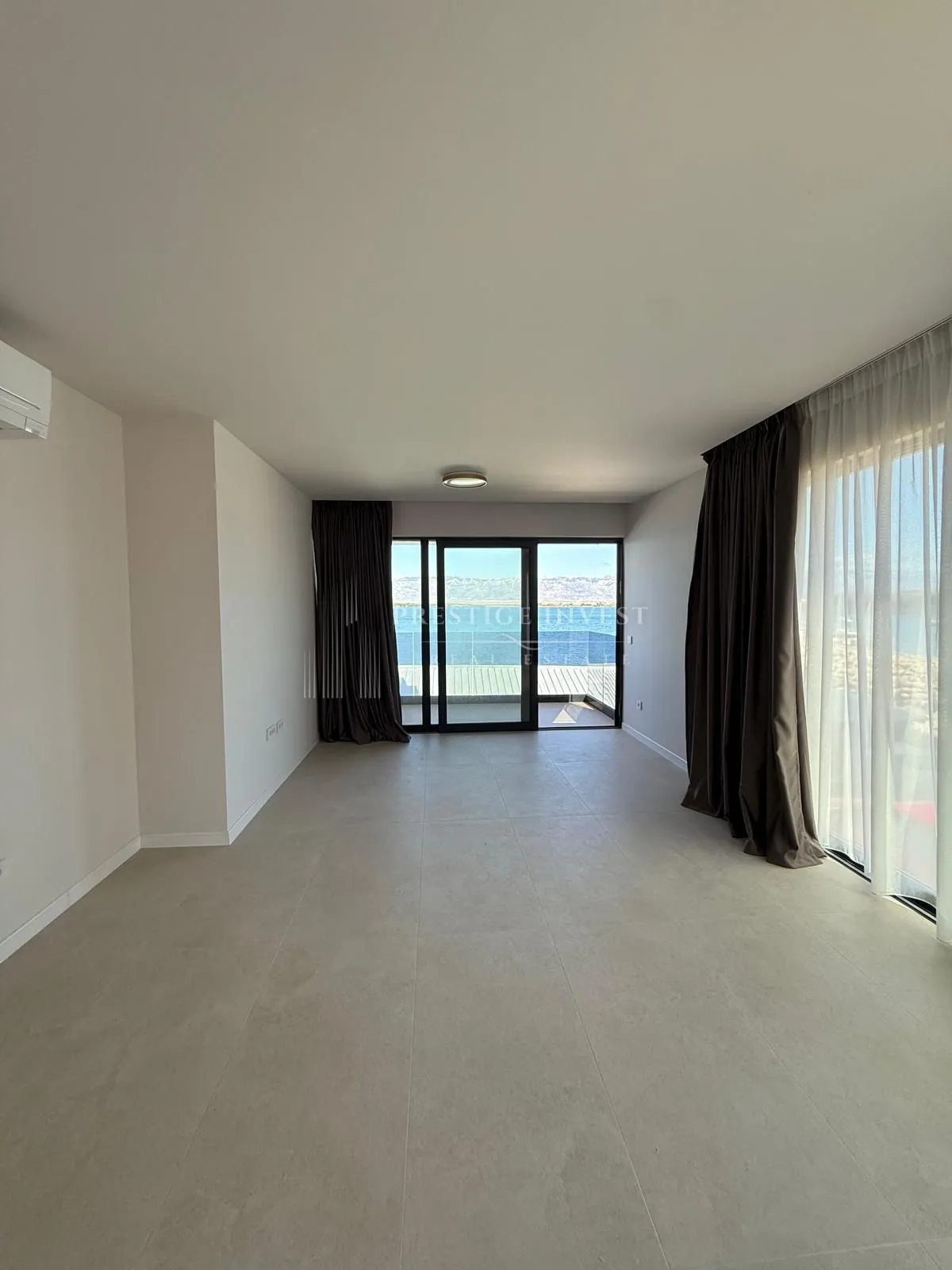 penthouse - s8- trosoban stan prvi red uz more - slika 31
