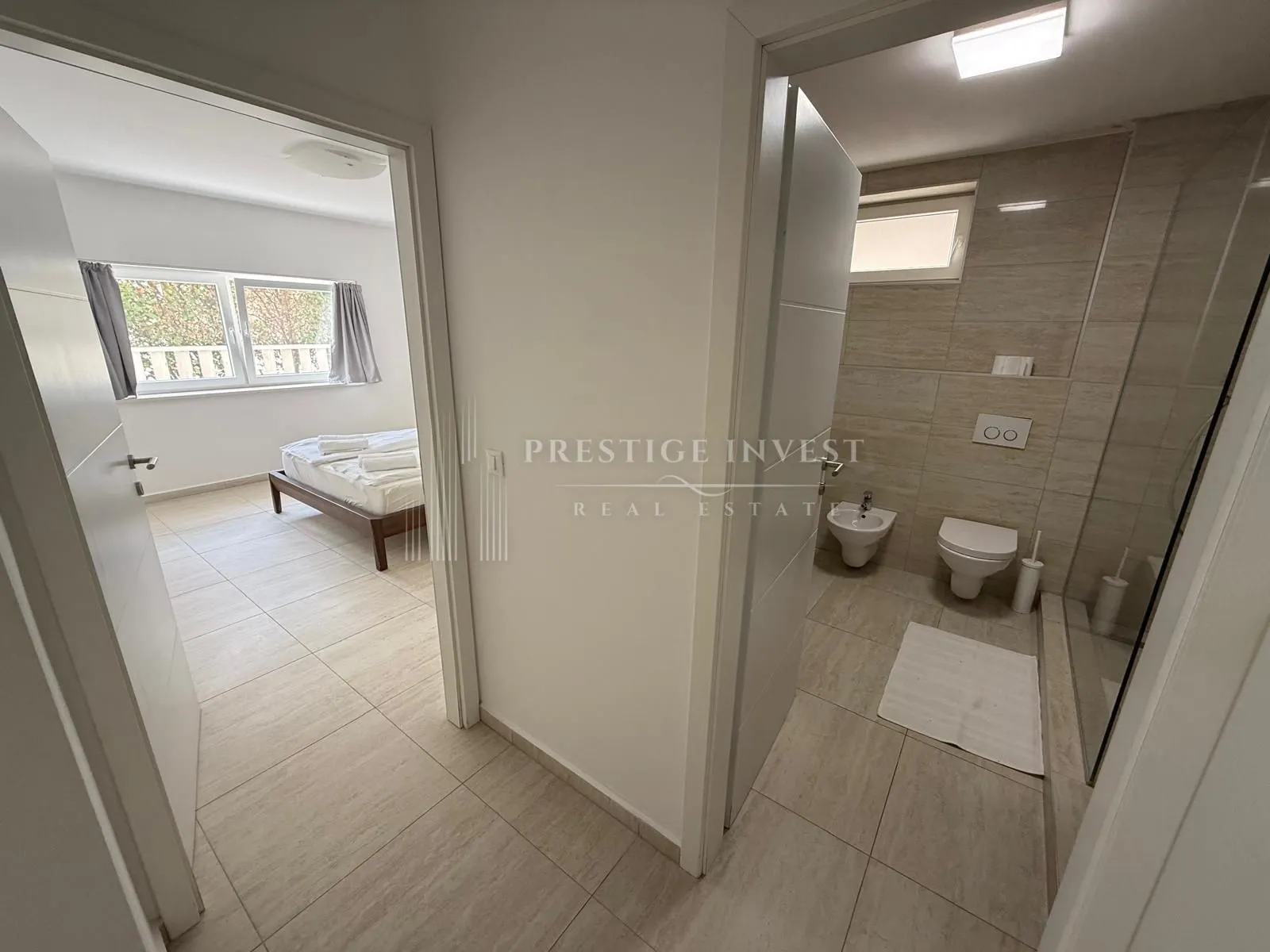 kuća s 3 stana - prvi red uz more - 580m2 - slika 64