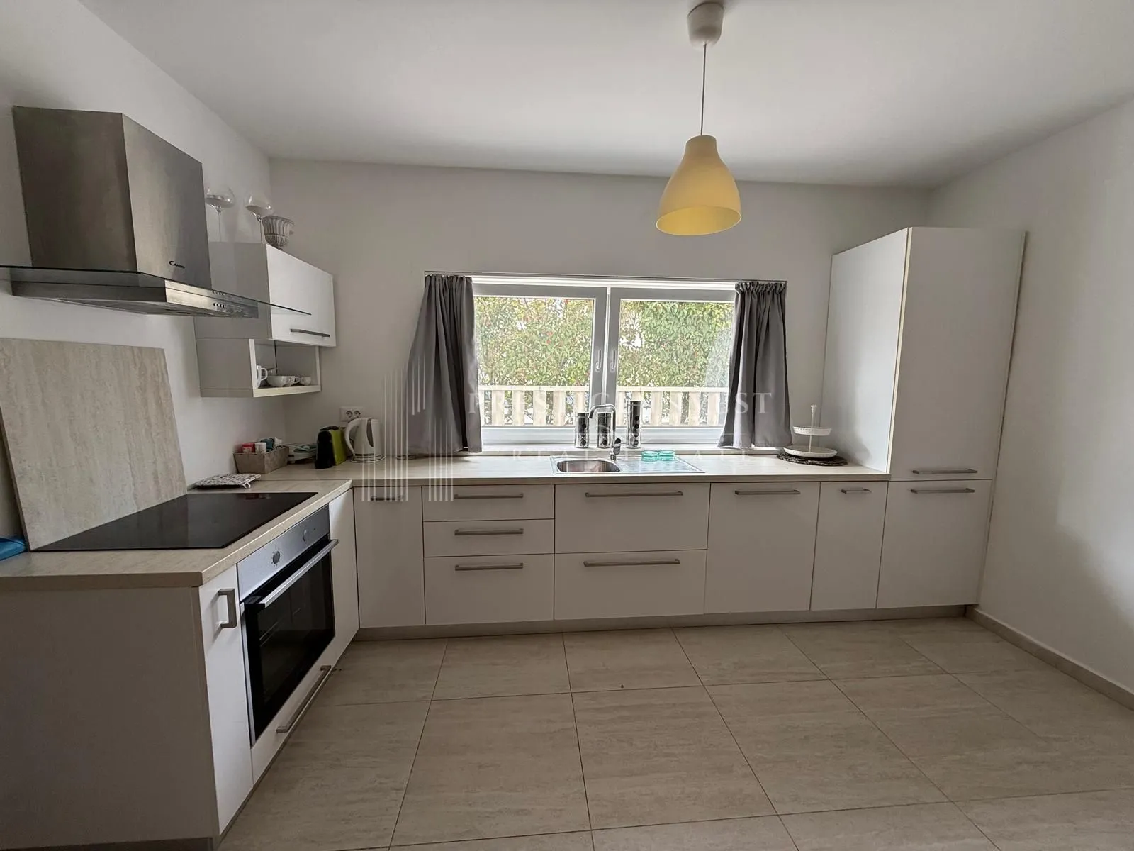 kuća s 3 stana - prvi red uz more - 580m2 - slika 60