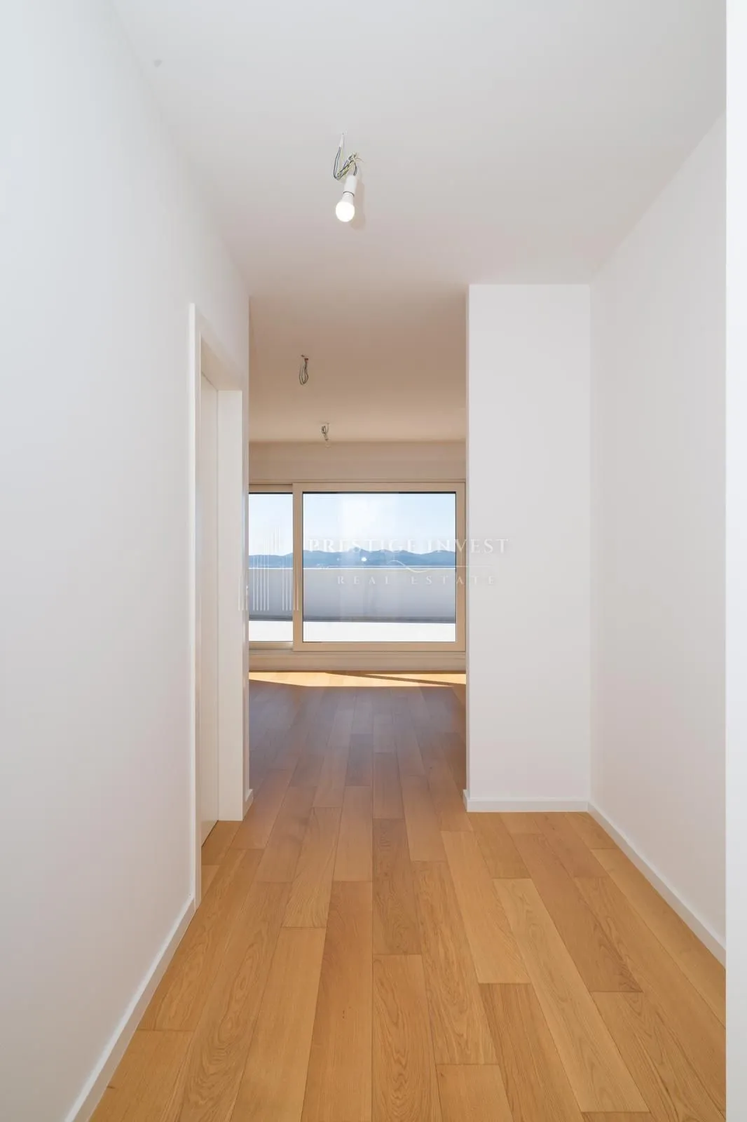 zadar-namješten trosoban penthouse s garažom - slika 32